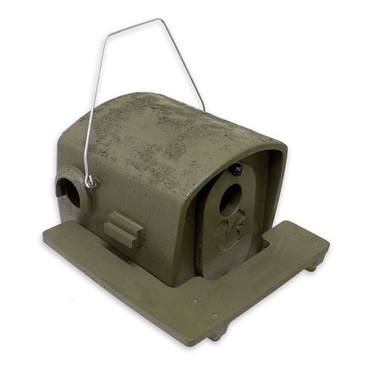 Schwegler Aufzuchtkobel für Eichhörnchen aus Holzbeton