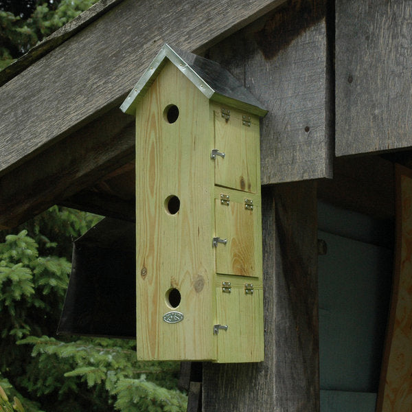 Spatzenvilla aus Holz