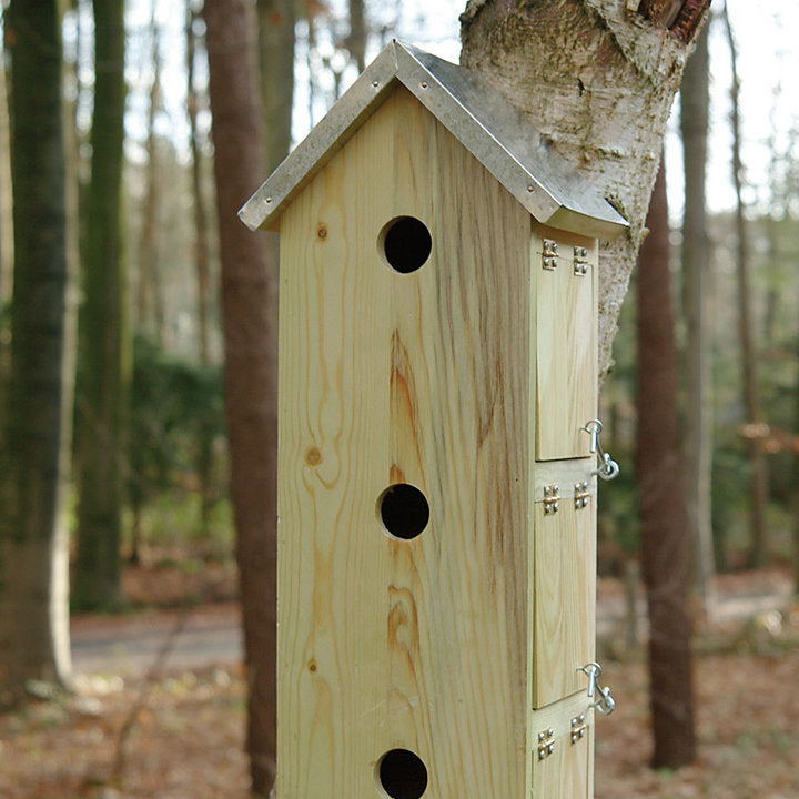 Spatzenvilla aus Holz