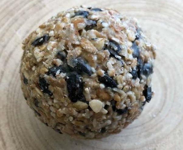 100 Stück PREMIUM Meisenknödel handgefertigt 100 g - im Karton